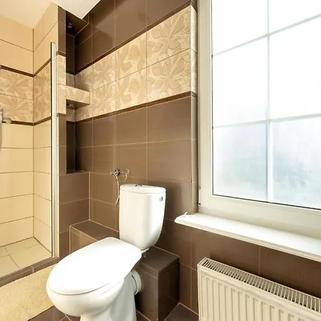 Апартаменты Holiday Studio, Breakfast Included